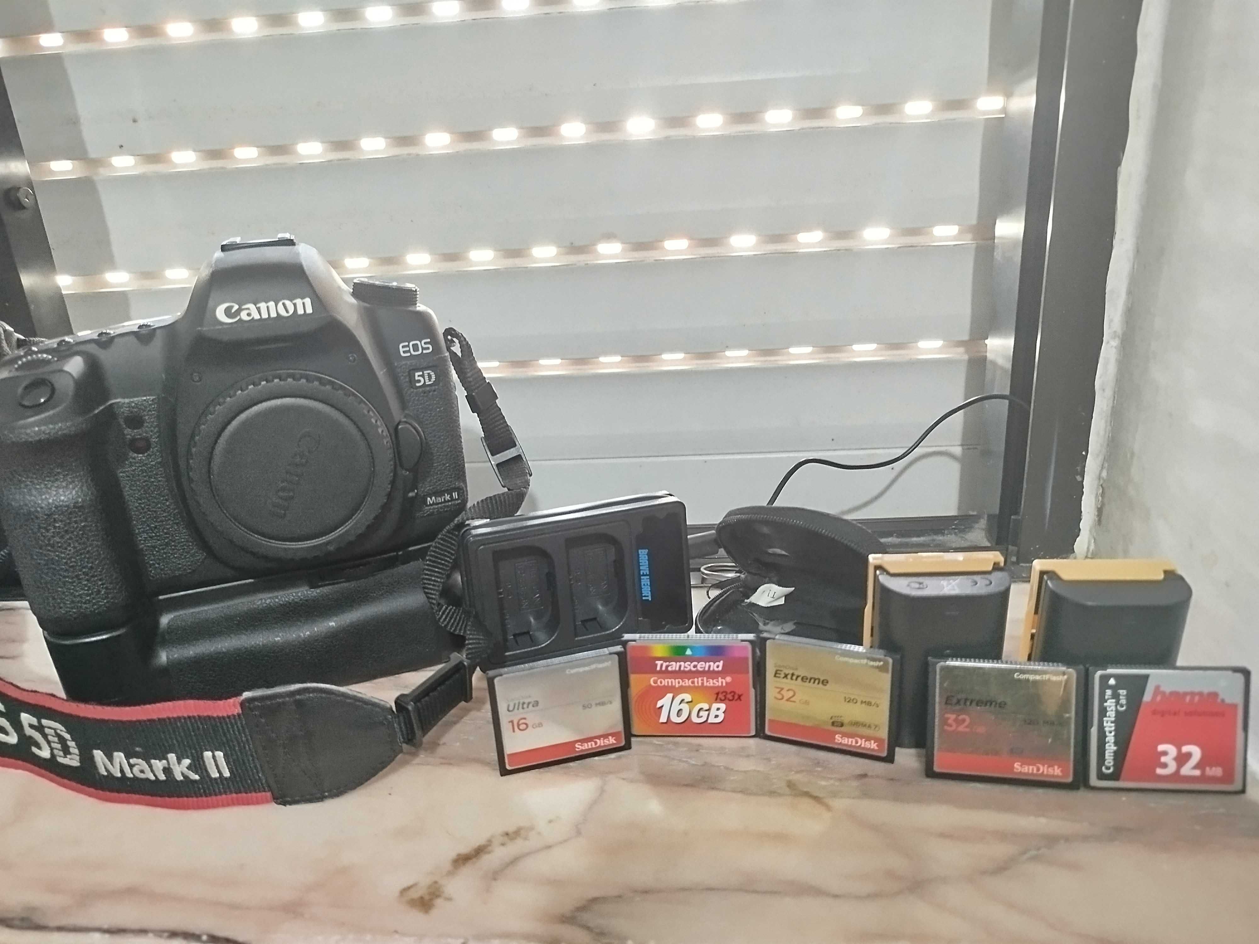 Canon 5D Mark II full frame c/ Grip, 2 Baterias, 96GB 22 mil Disparos