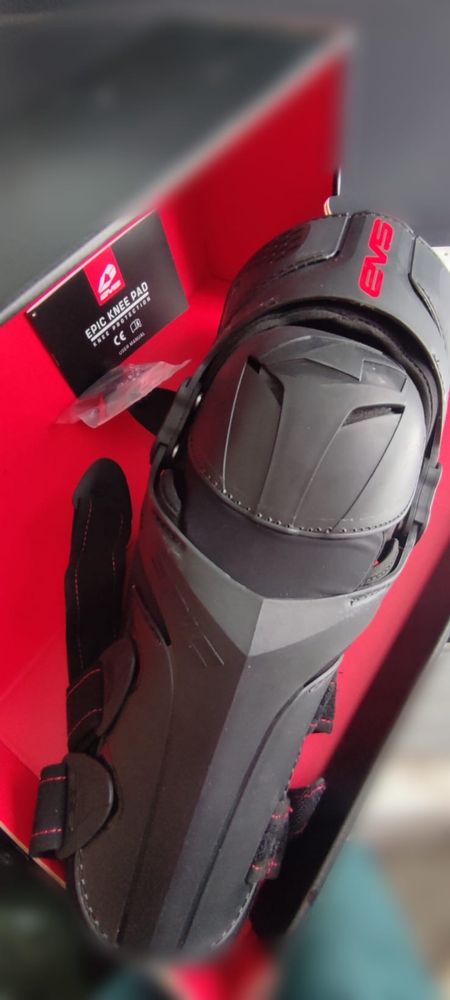 EVS Epic Knee Guards  I Ochraniacze na kolana I Moto I Enduro