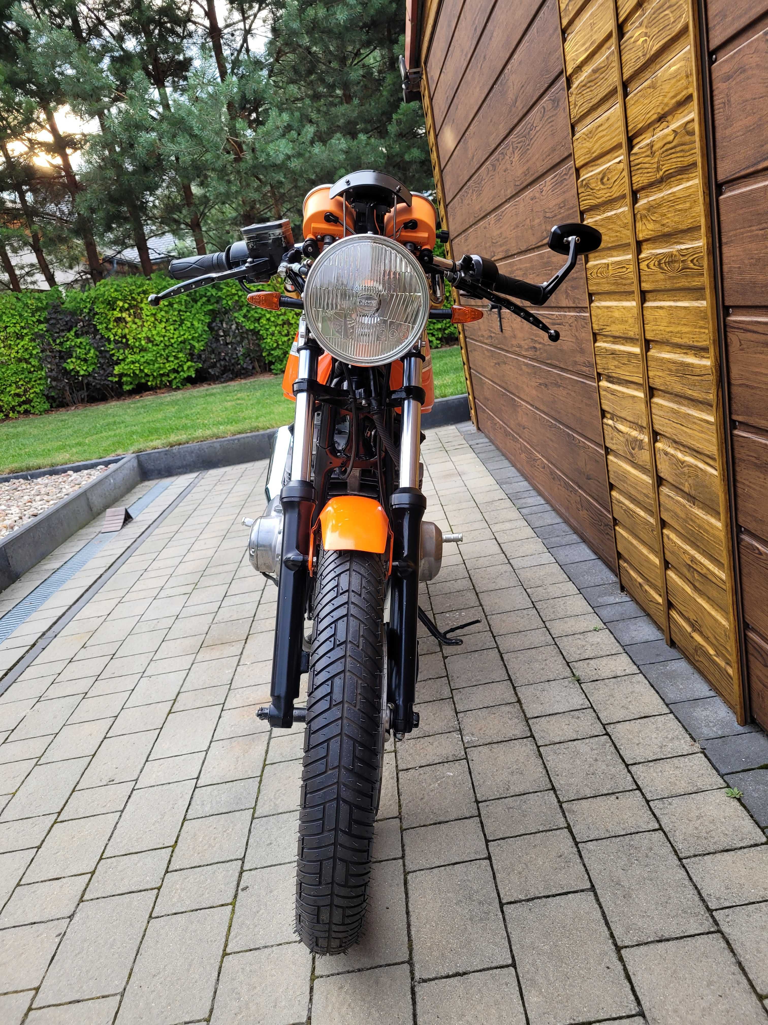 Suzuki GS 450 Cafe Racer Style