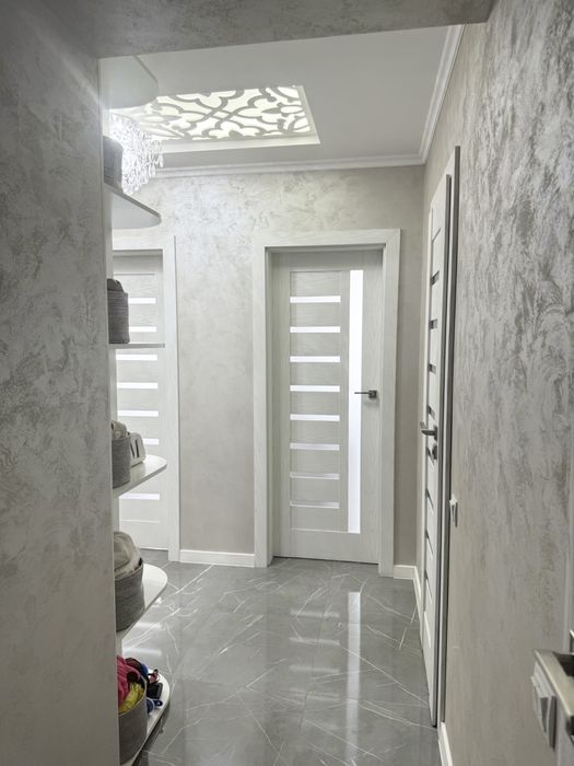 2-х кімнатна квартира з ремонтом по вул. Івасюка, біля ТЦ Велес.