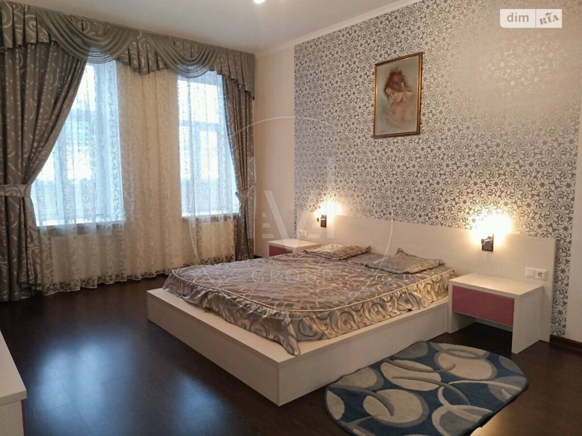 Продаж 2-кімнатної квартири по вул. Антоновича