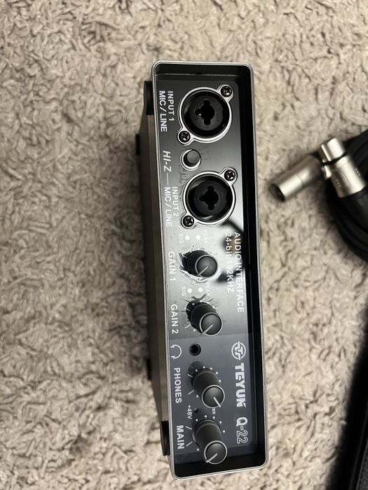 Проф микрофон Audio trchnika at2020 с звуковой картой