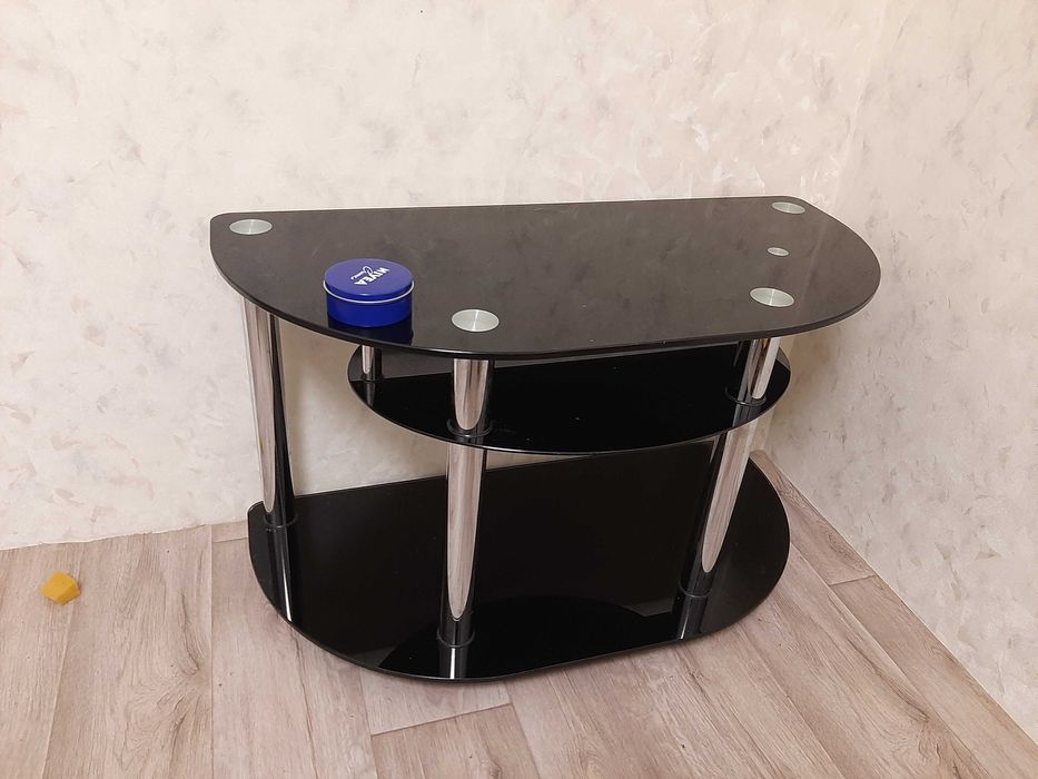 Тумба стол для телевизора  стеклянный