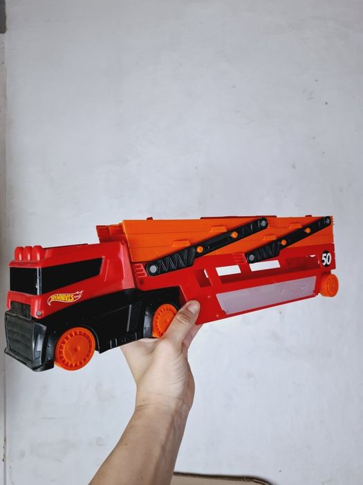 Машинка фура трейлер транспортировщик Хотвилс Hot Wheels Action