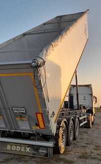 Міжнародні Вантажні перевезення автомобільним транспортом зерновозами