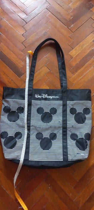 Продам СУМКА DISNEY WORLD внутри кармашки, прочная