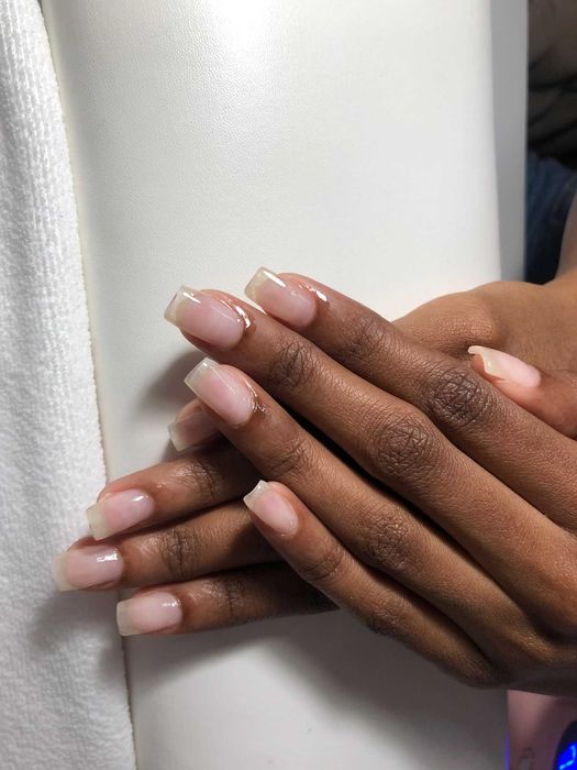 Modelo alongamento unhas