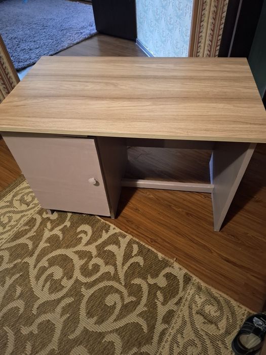 Письмовий дитячий стіл