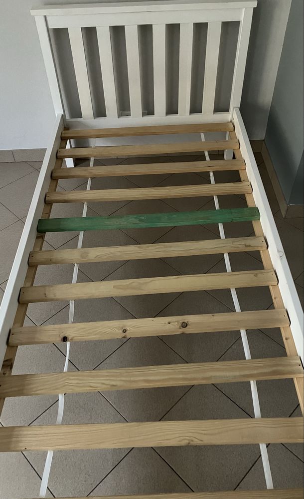 Białe łóżko sosnowe 90 x 200 shabby