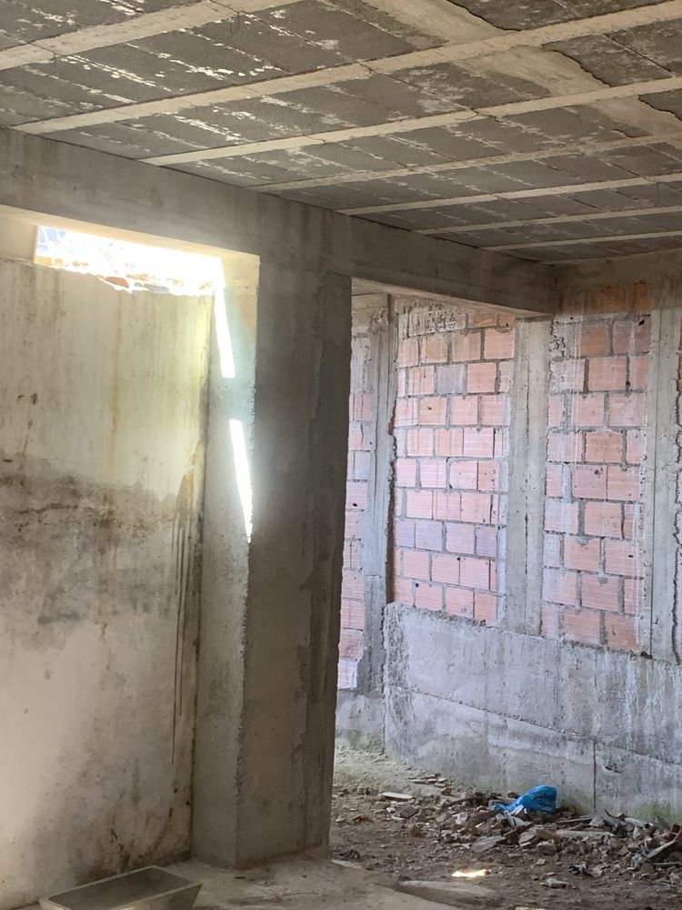 Vendo Terreno urbano e agricola com casa e anexo com agua e luz