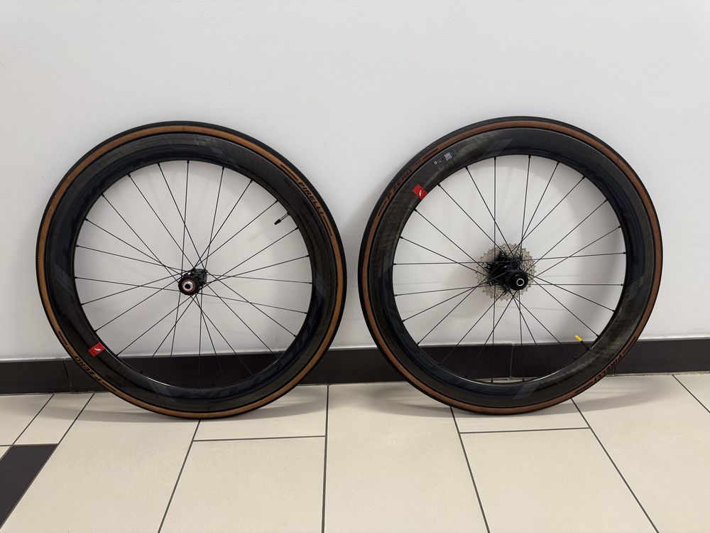 Karbonowe koła rowerowe Fulcrum Wind 55 - stan jak nowe, pirelli pzero