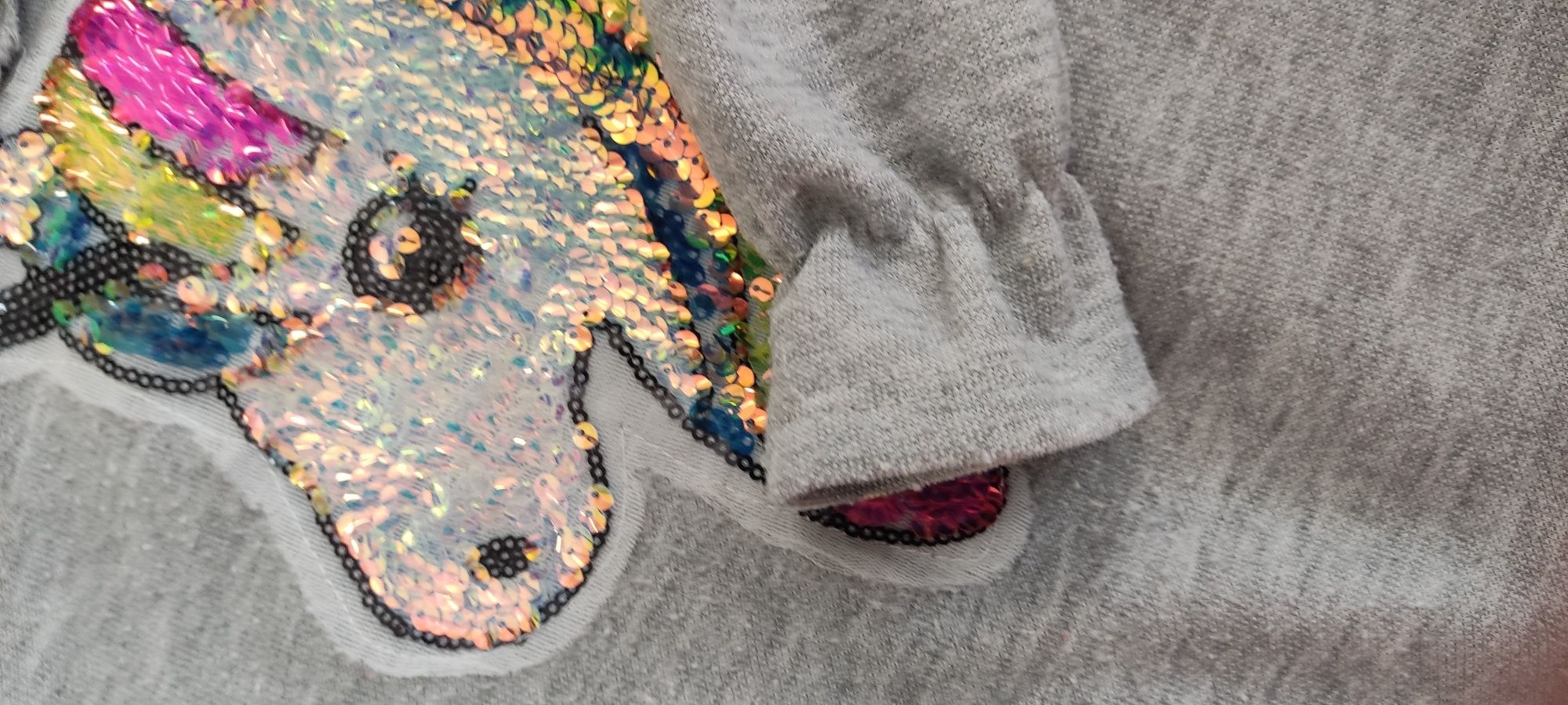 Vestido unicórnio com  lantejoulas