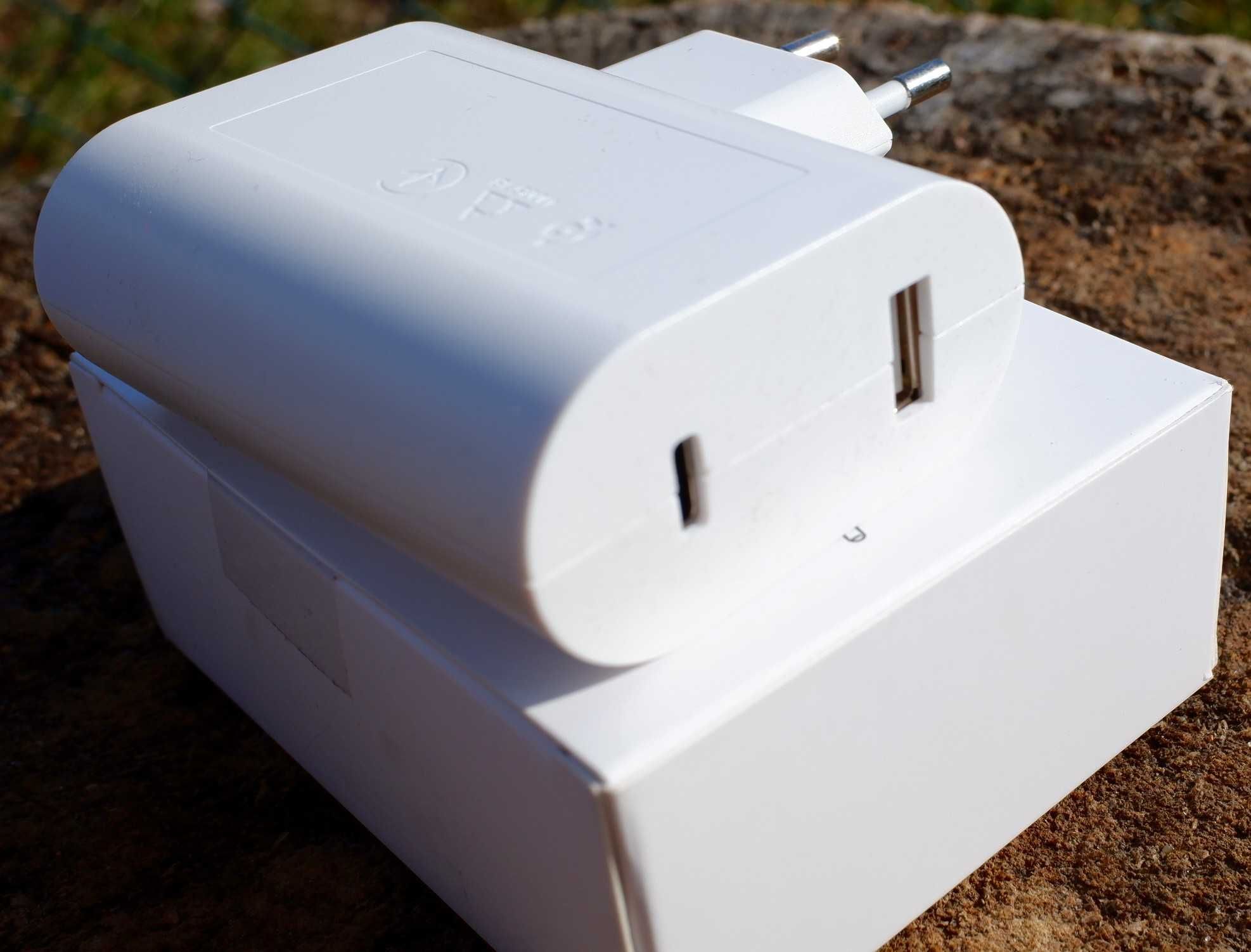 Ładowarka IKEA ÅSKSTORM USB 23W, biały