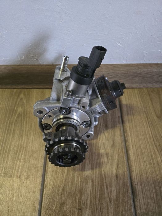 Паливний насос (ТНВД ) BMW 2.0 dizeli N47