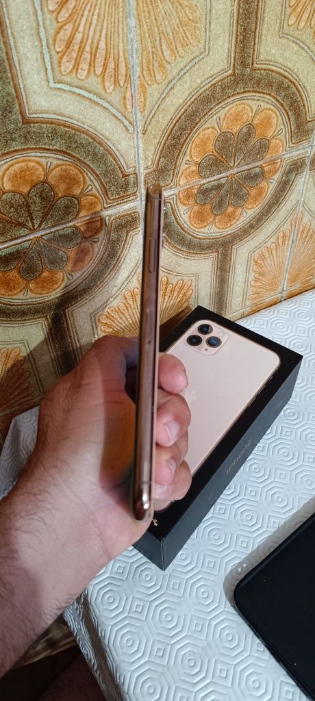 iPhone 11 pró Max Gold