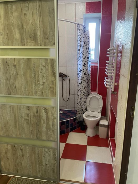 Оренда смарт квартири ком.послуги враховують в ціну сплати оренди міс.