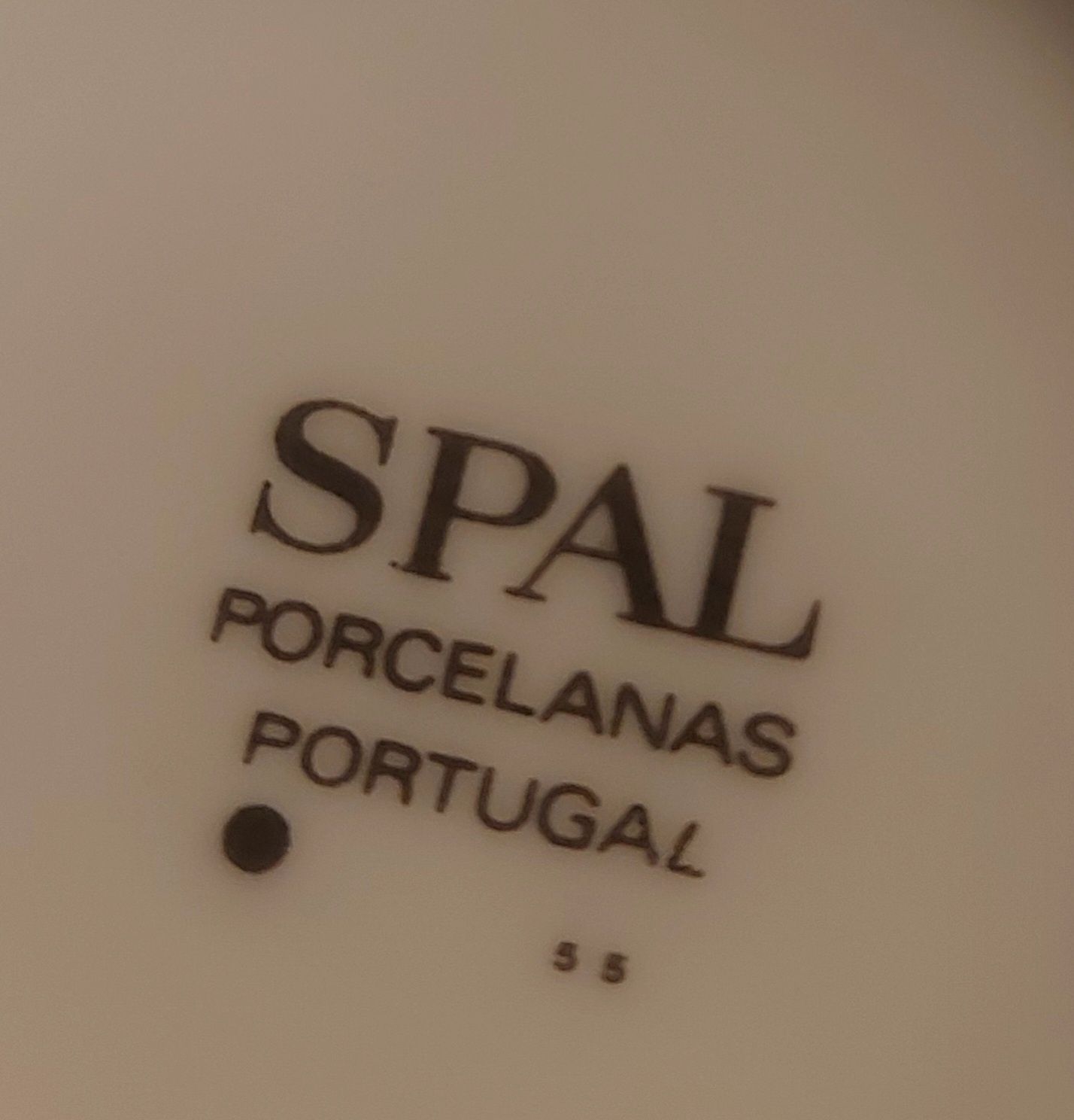 Serviço porcelana SPAL motivo Natal
1 Bule, 1 Leiteira e 1 Açucareiro