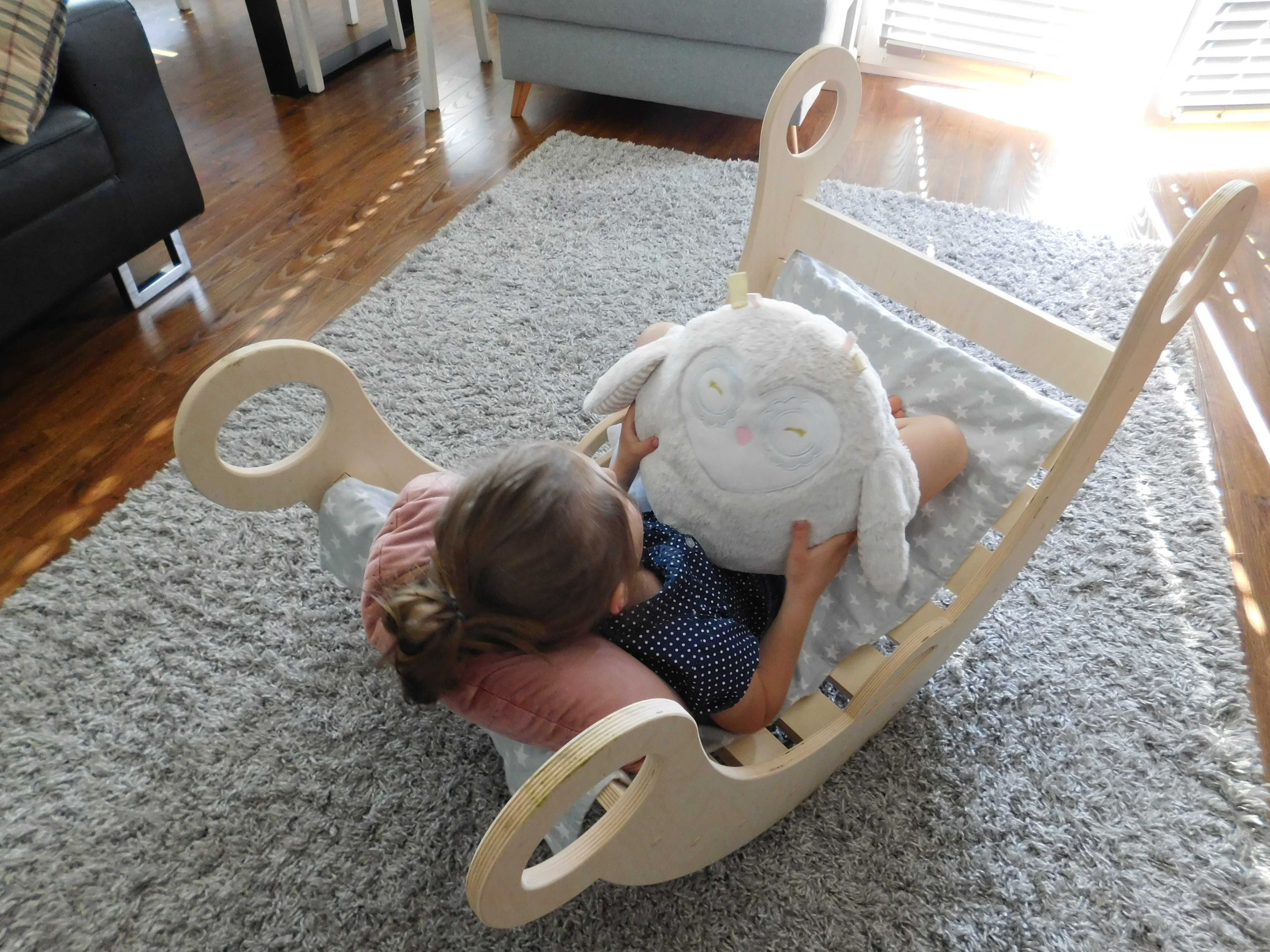 Zestaw bujak, stolik i krzesło. Montessori system