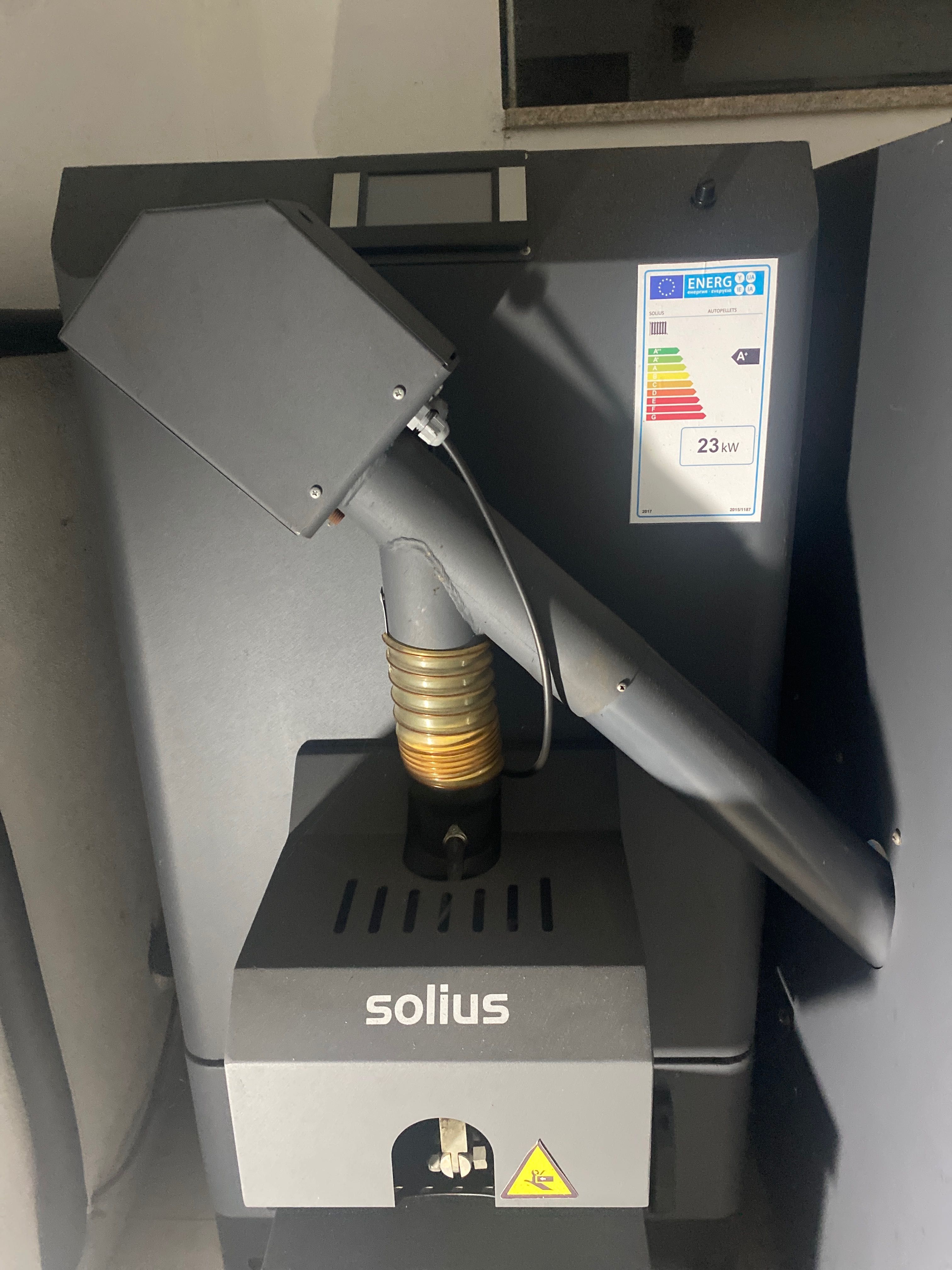 Máquina pellets Solius - AUTOPELLETS LCD 25KW c/ SILO 300L