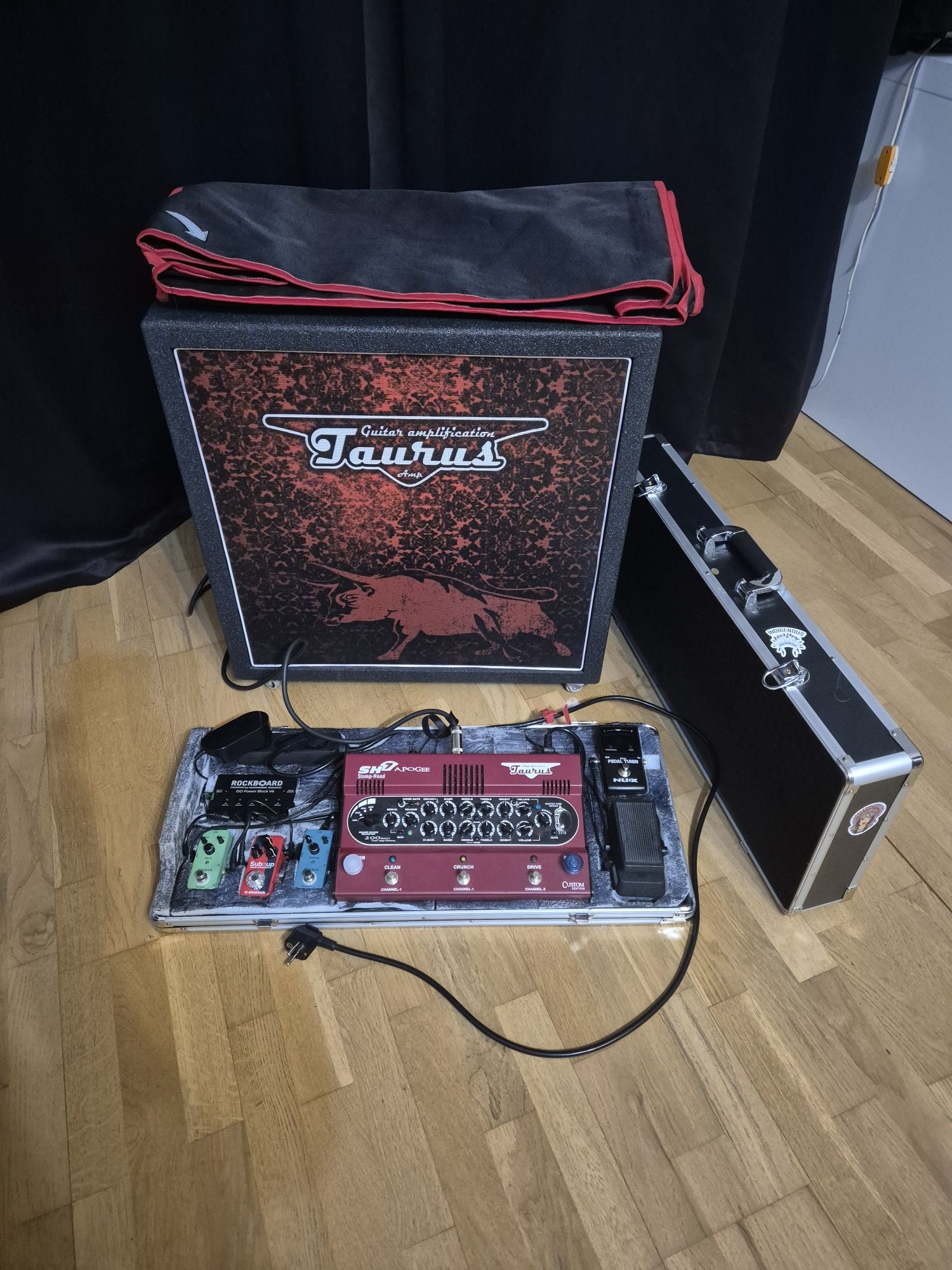 Wzmacniacz git. lamp. TAURUS SH7-Apogee + PEDALBOARD