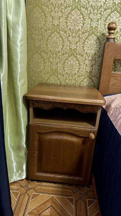 Мебель кімнатна, ліжко, шкаф, комод та дві тумби