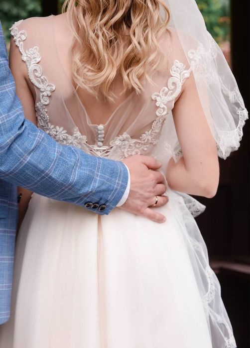 Сукня айворі весільна