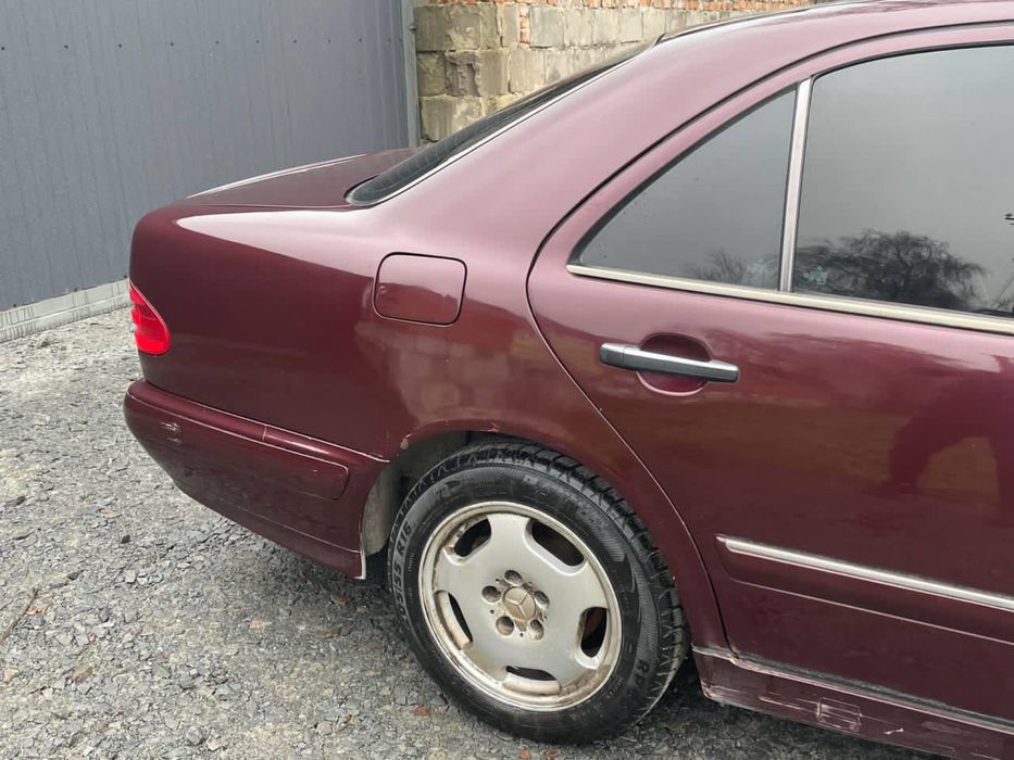 Mercedes benz W210 E270 CDI автомат 2.7 дизель