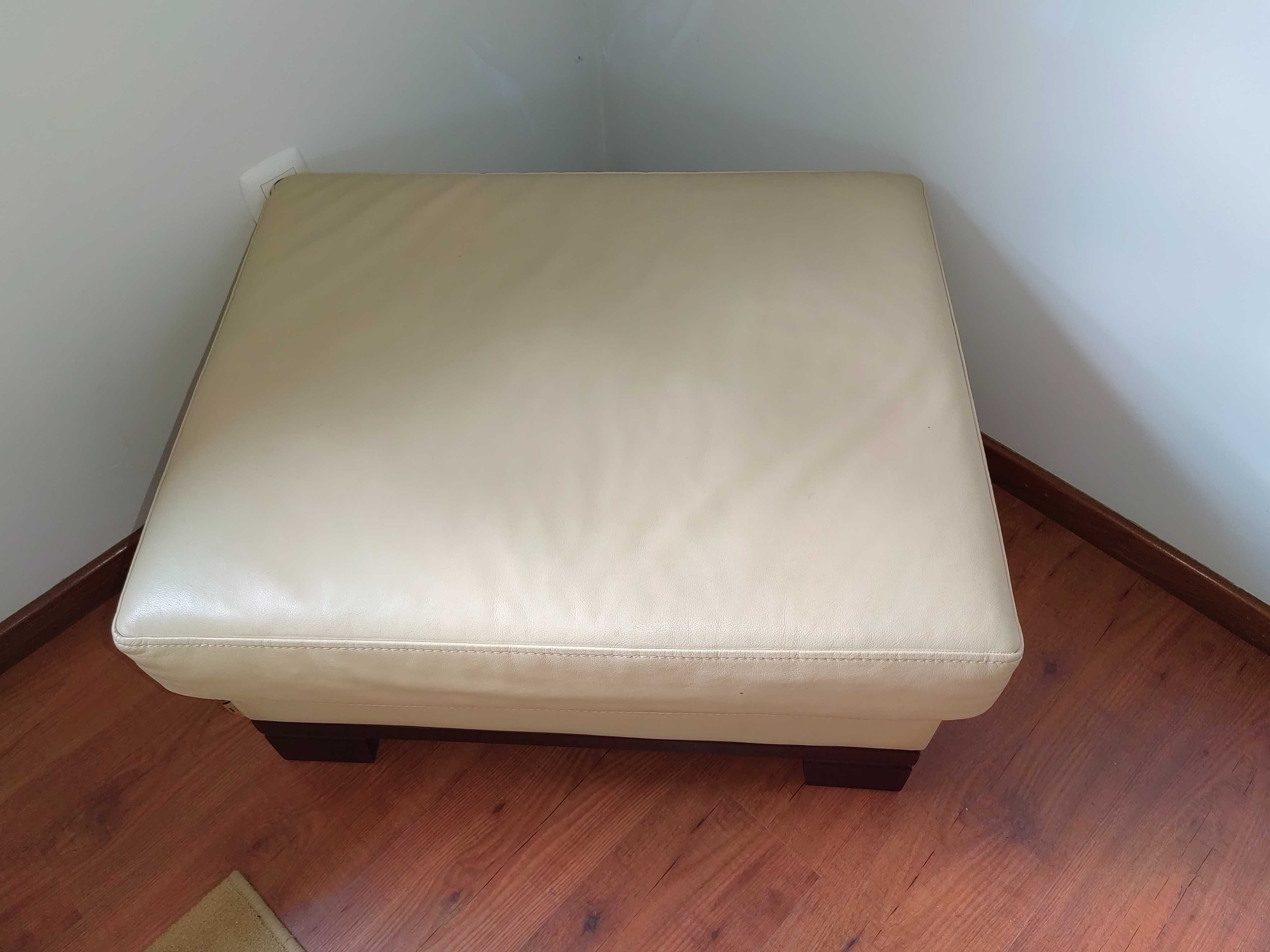 Sofá em pele com chaise longa