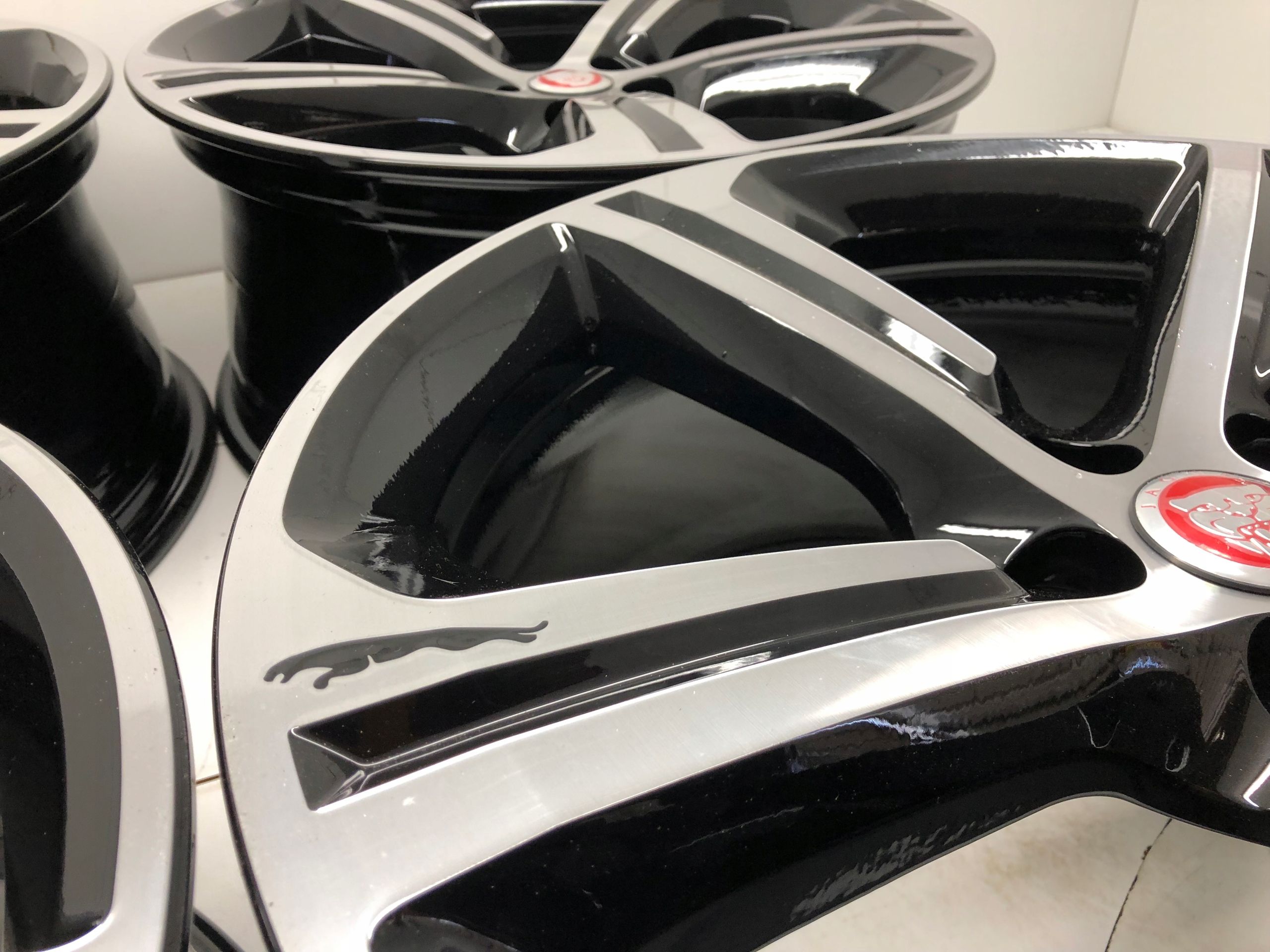 Felgi 19 Jaguar xj xk xf r Design 8 ET45 Oem jak Nowe