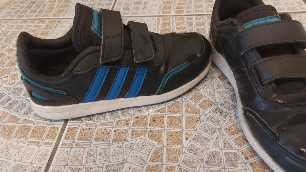 Buty adidas, rozmiar 33.