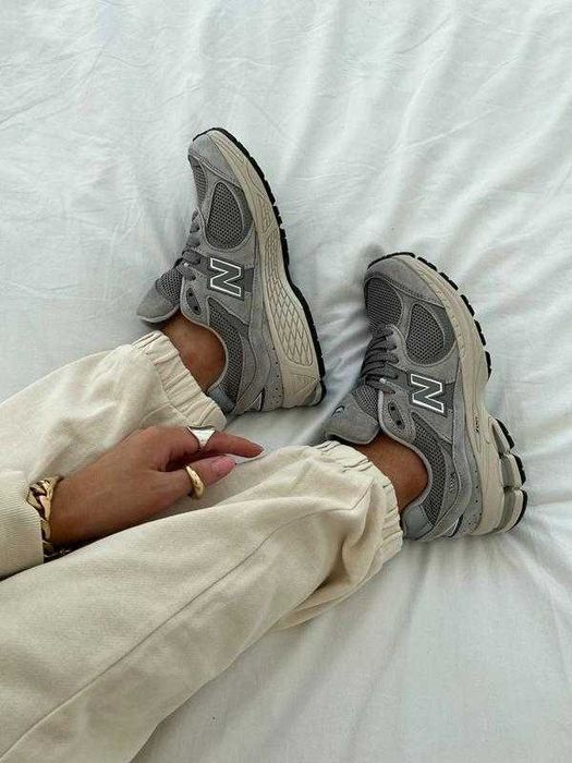 Кроссовки New Balance M2002R серые M2002RST кожа