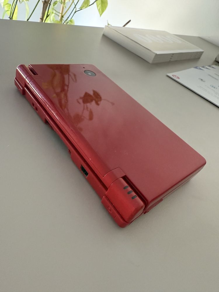 Nintendo dsi Vermelha com caixa e manuais