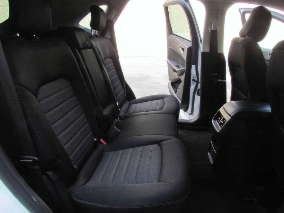 Ford Edge SE      2021