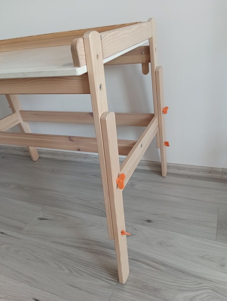 Biurko regulowane Flisat Ikea