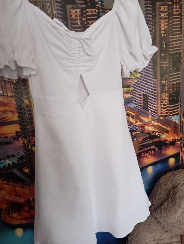 Продам білу сукню