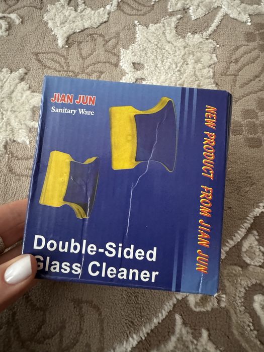 Очищувач вікон на магнітах