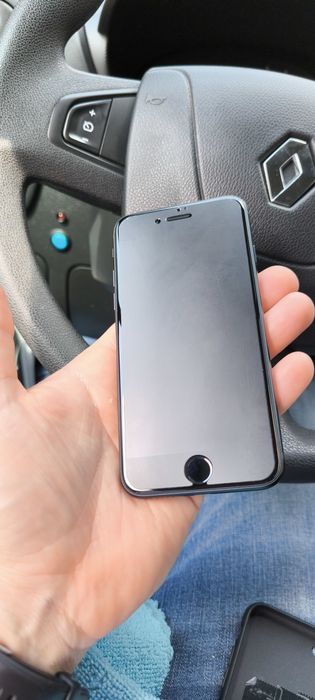 iPhone SE 2022 czarny