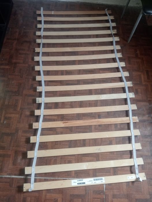 Estrado de ripas IKEA 90×200