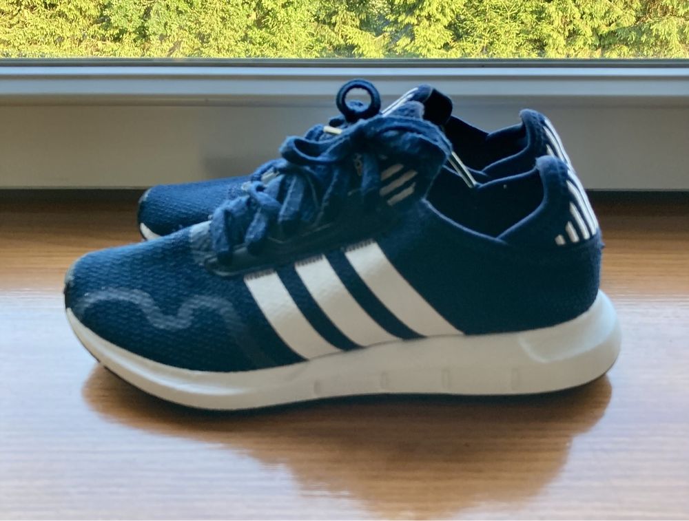 Chłopięce buty sportowe Adidas r. 37,5