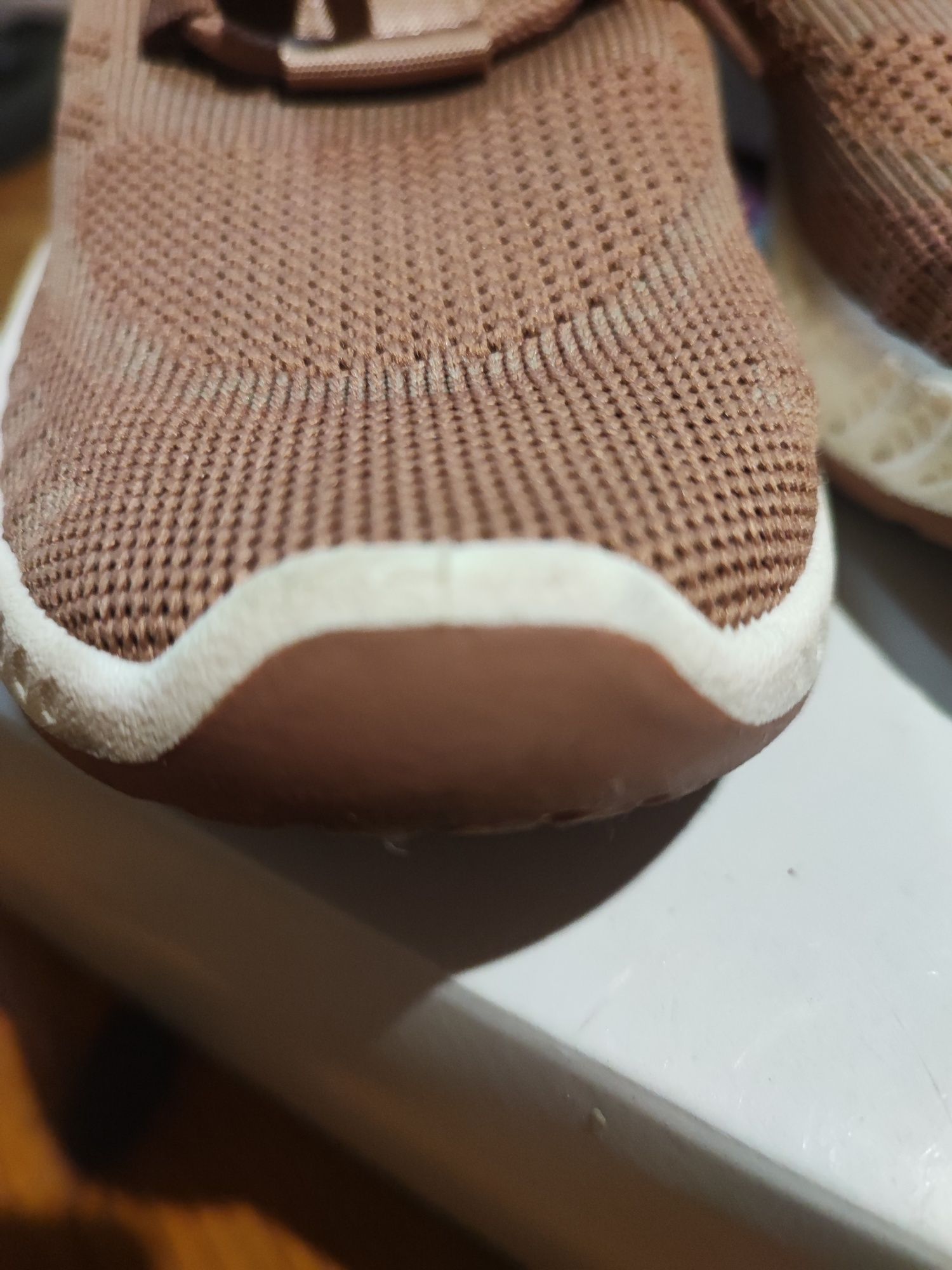 Nowe buty sportowe adidasy Vty Deichmann kolor podrowy róż rozmiar 39