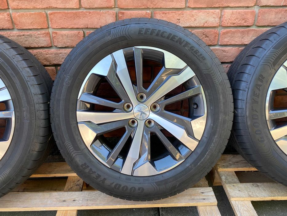 Koła PEUGEOT RIFTER 7Jx17H ET44 5x108 Goodyear 215/60 R17" CH5-44
