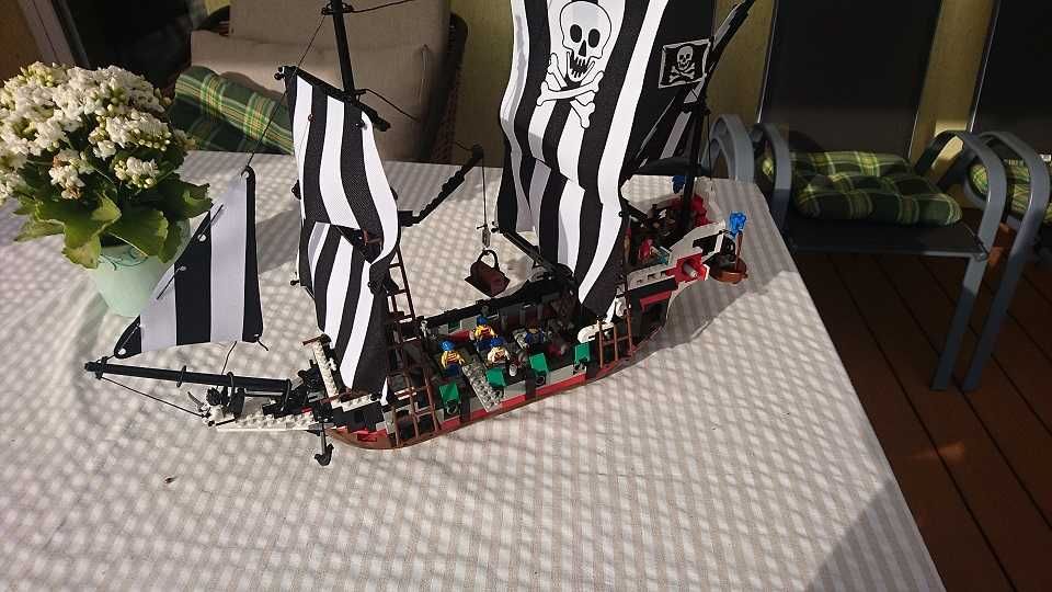 LEGO Pirates 6286  Skull's Eye Schooner z 1993 r.