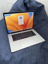 Macbook pro 15 2018 i7 2.2/ 16/ 256gb/ Radeon Pro 555x 4Gb