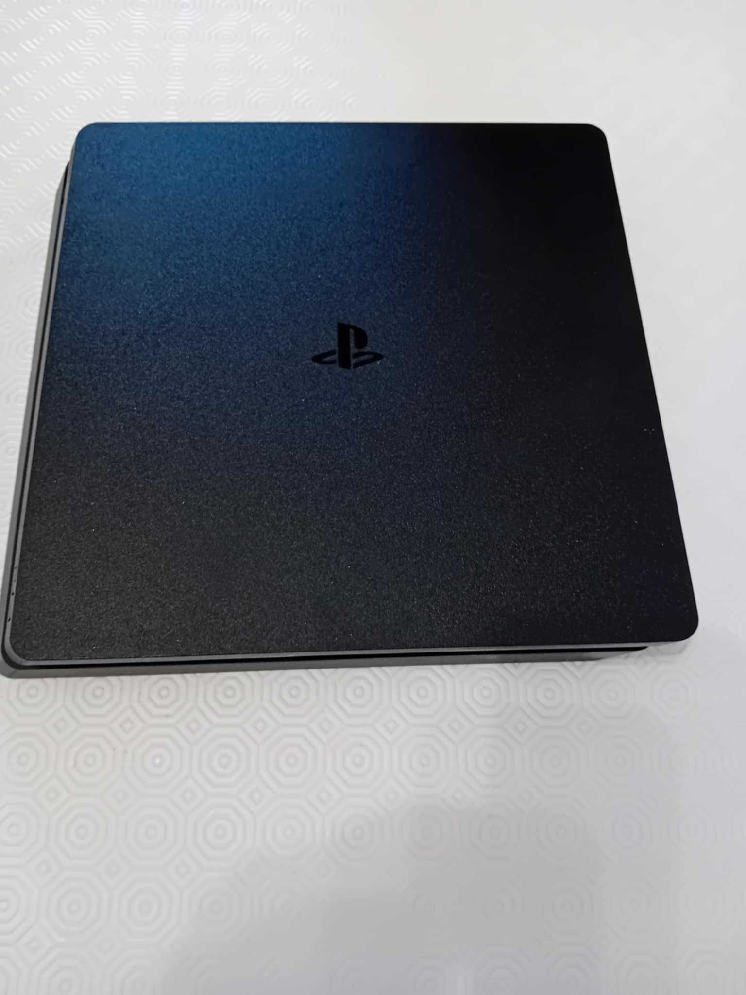 Playstation 4 1 tb 2 comandos novos com 1 jogo gta5