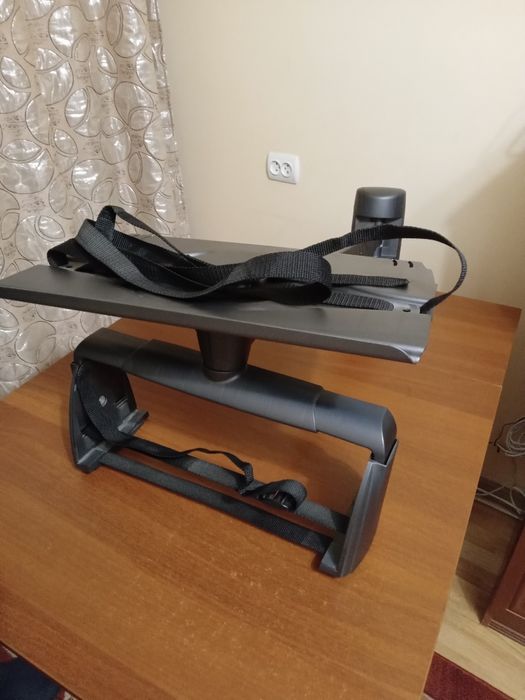 Кронштейн під телевізор.