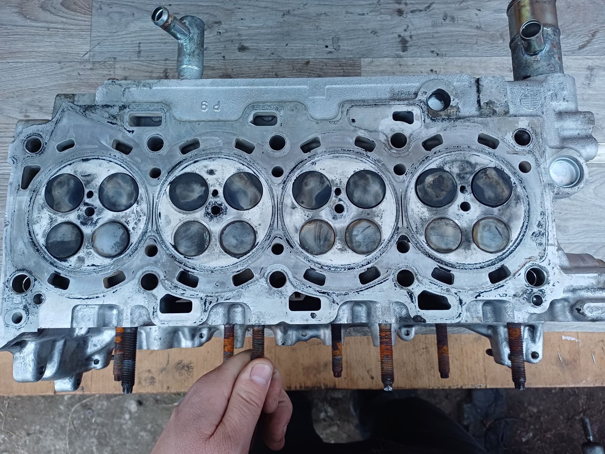 ГБЦ головка блока Toyota Avensis T25 RAV4 2.2 D Lexus is200