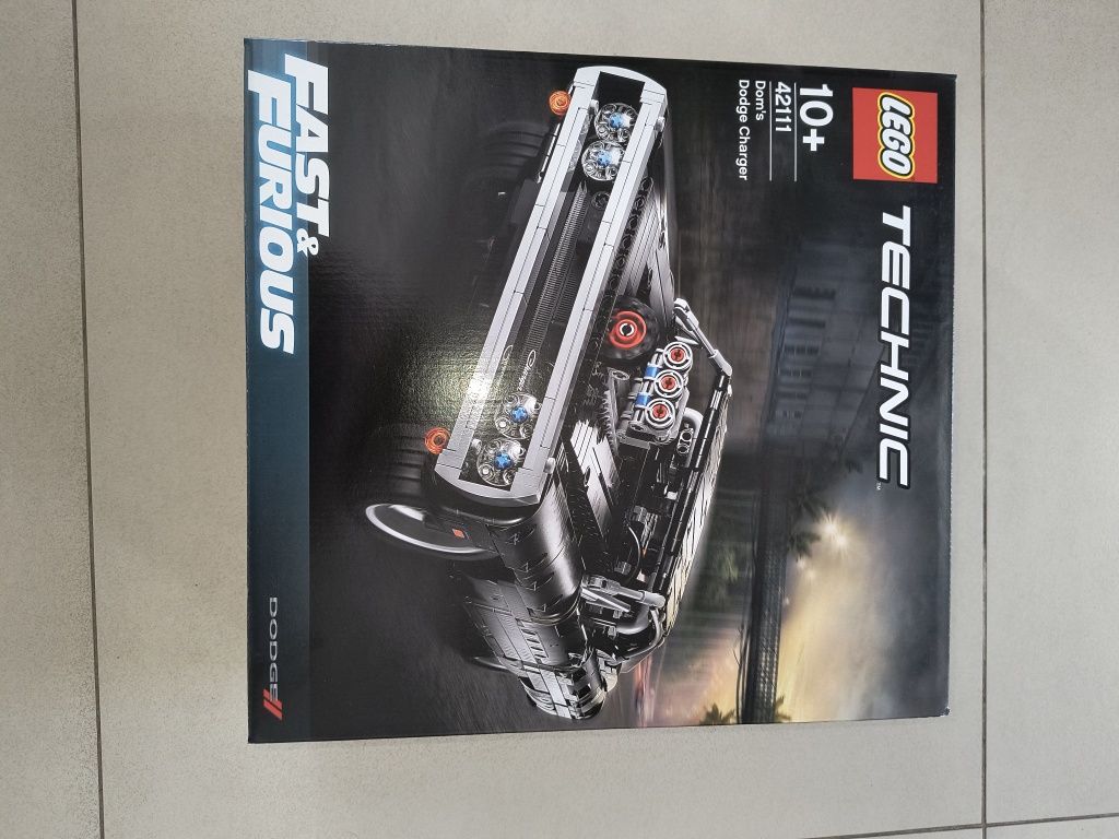 LEGO Technic Dom's Dodge Charger 42111