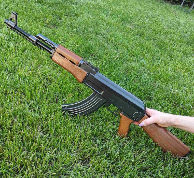 Дитячий автомат Калашнікова АК47 Cyma ZM93 металевий на кульках 6 мм