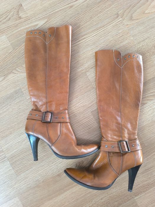 Brązowe wiosenno-jesienne kozaki w rozmiarze 38