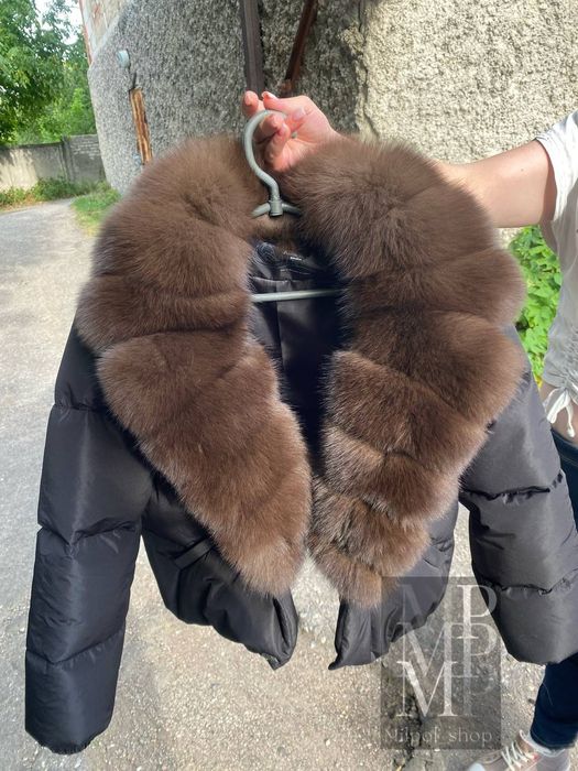 Пуффер, женский короткий пуховик чёрный с натуральным мехом песца